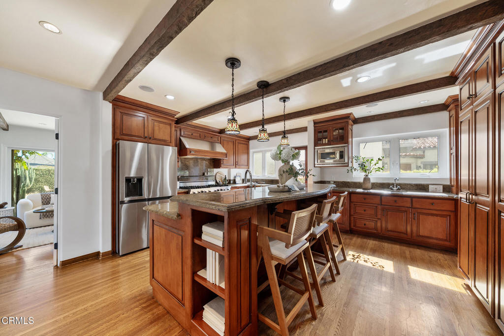 620 W Roses Road