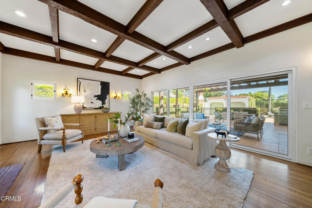 620 W Roses Road
