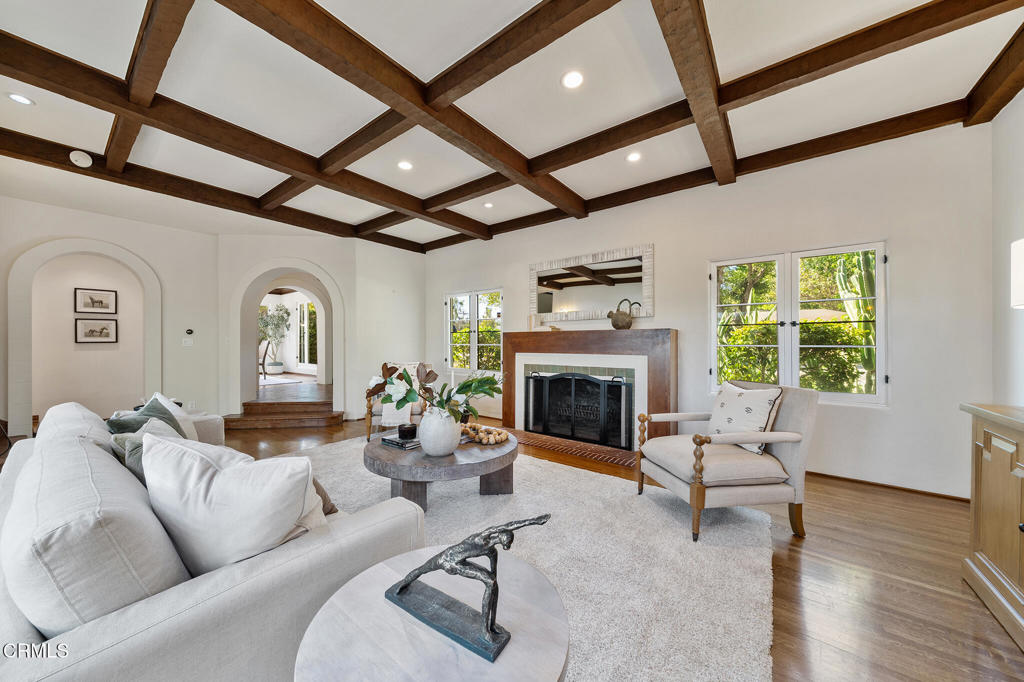 620 W Roses Road