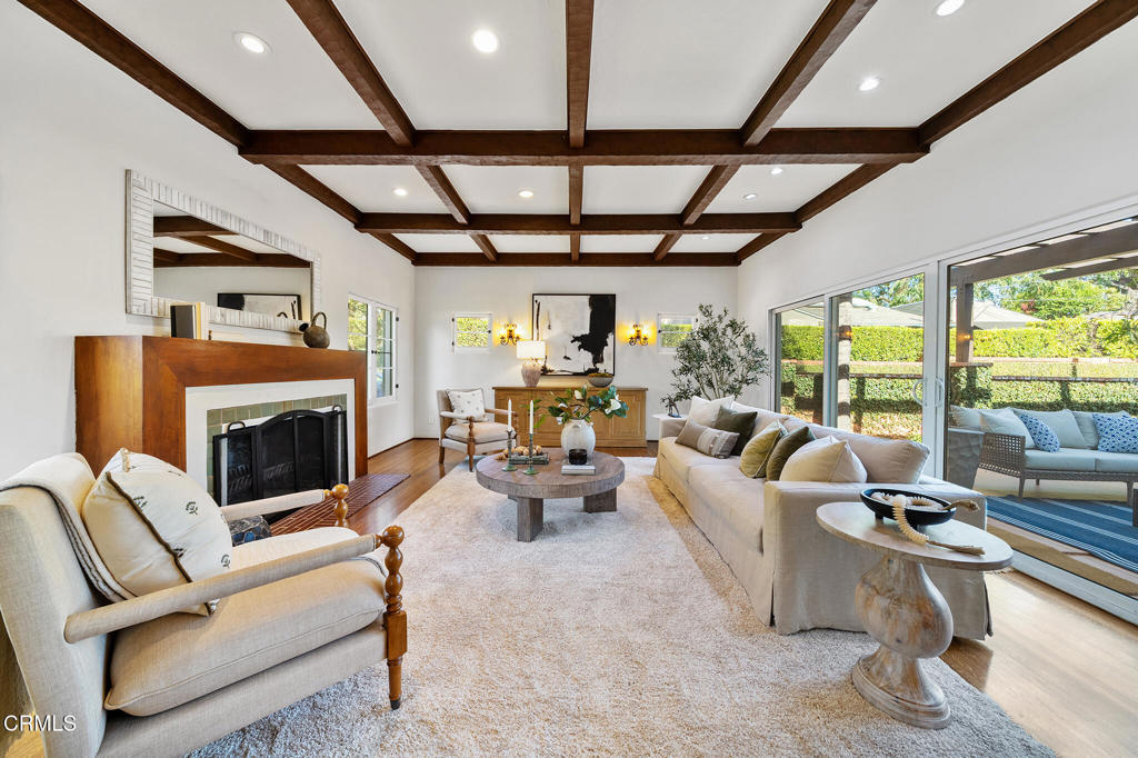 620 W Roses Road