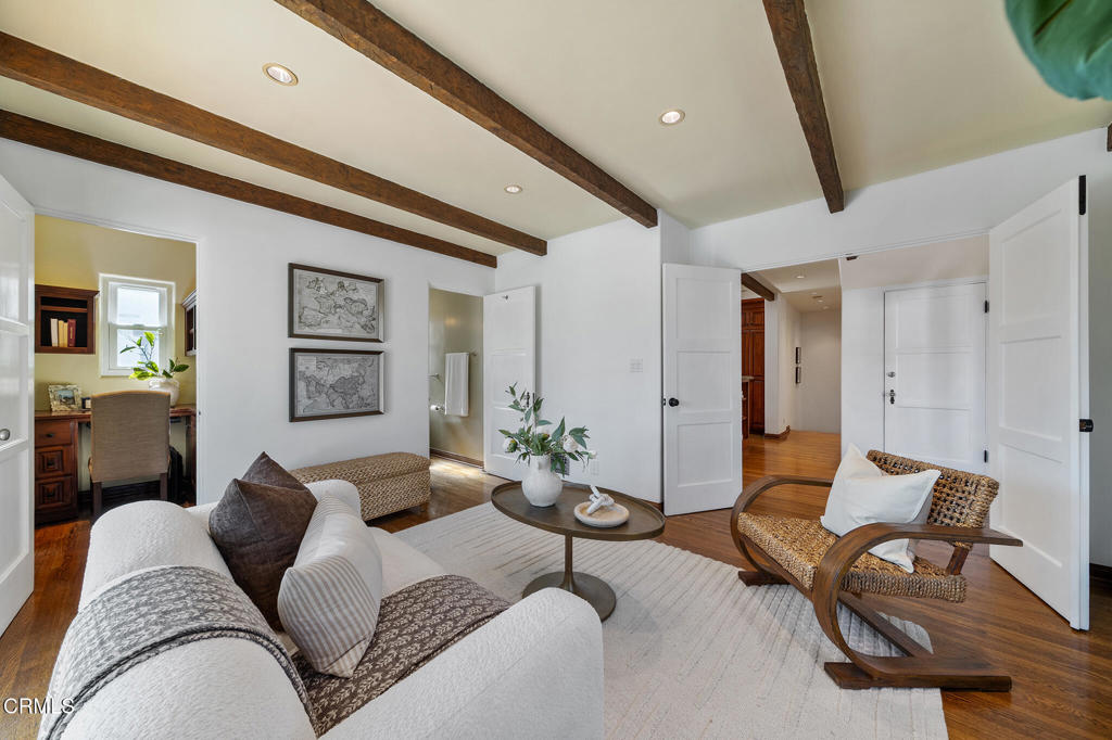 620 W Roses Road