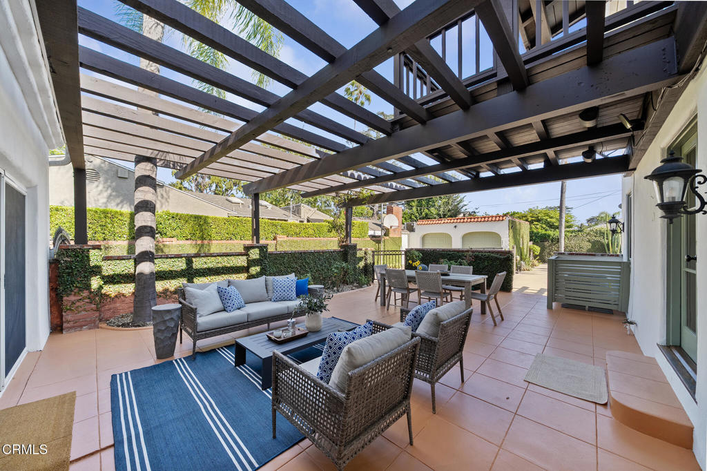 620 W Roses Road