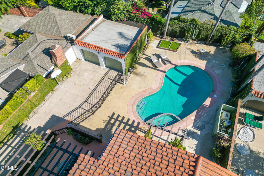 620 W Roses Road