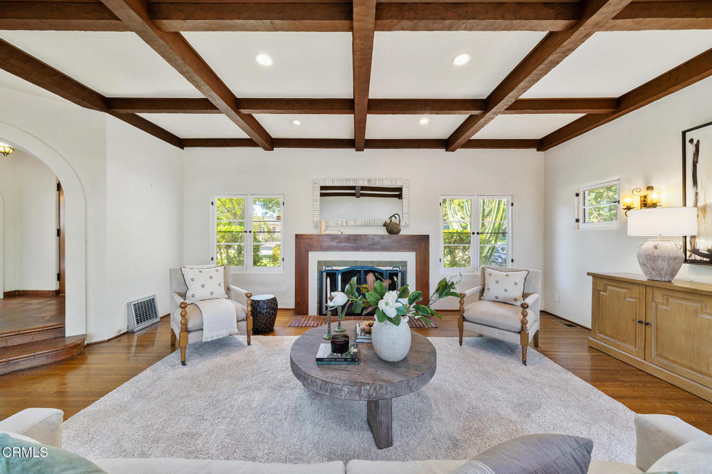 620 W Roses Road