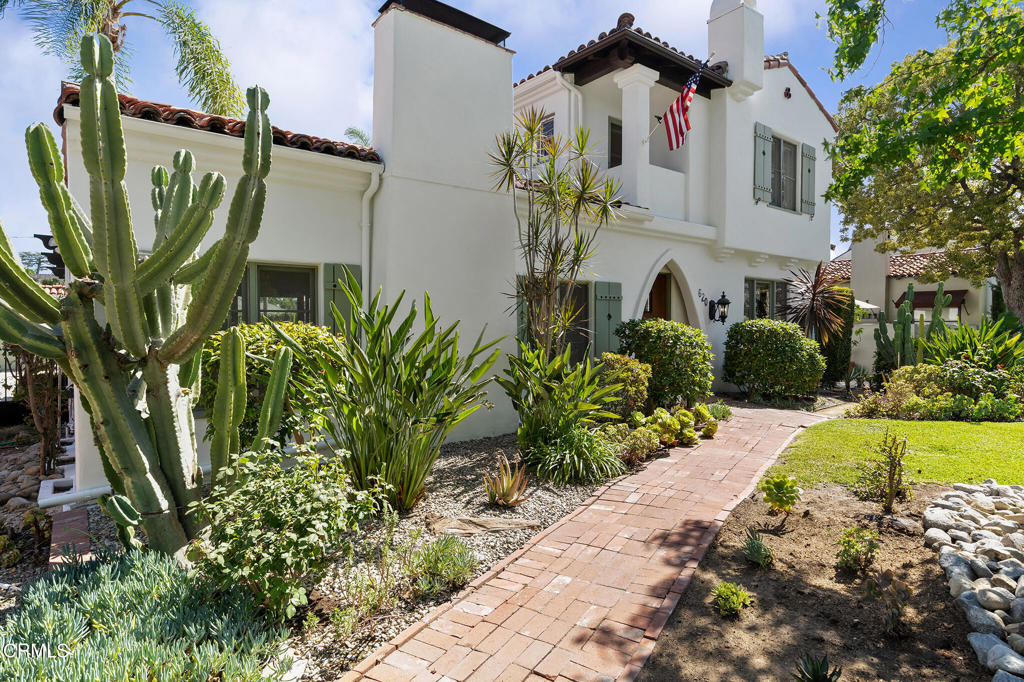620 W Roses Road