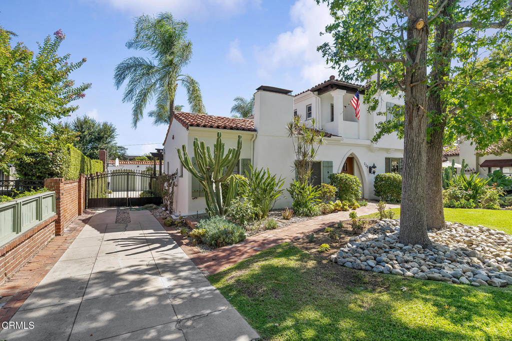 620 W Roses Road