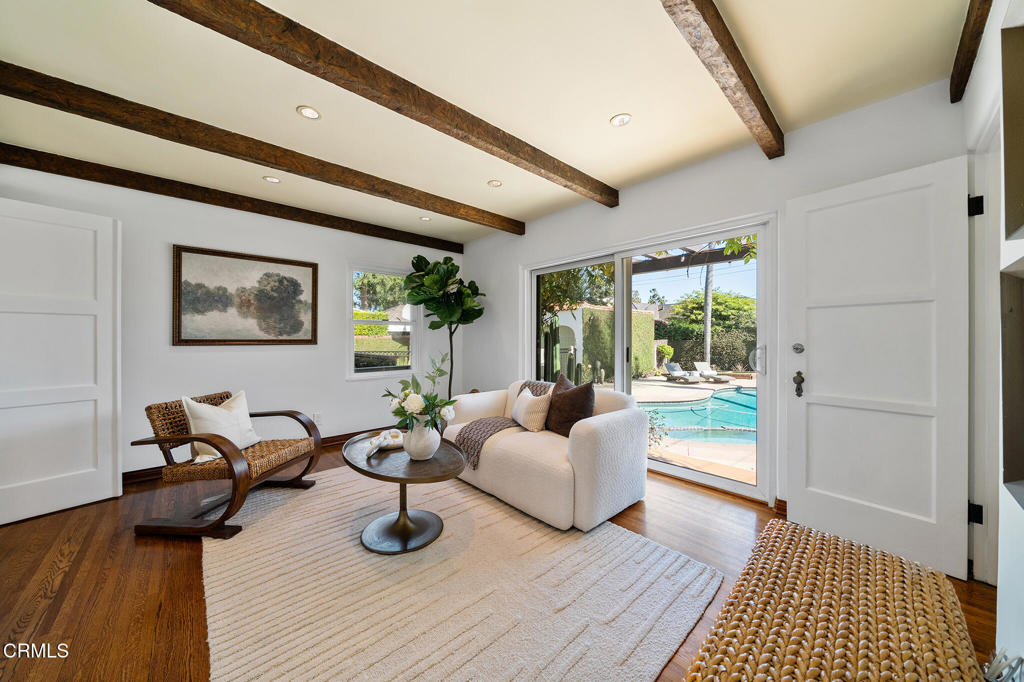 620 W Roses Road