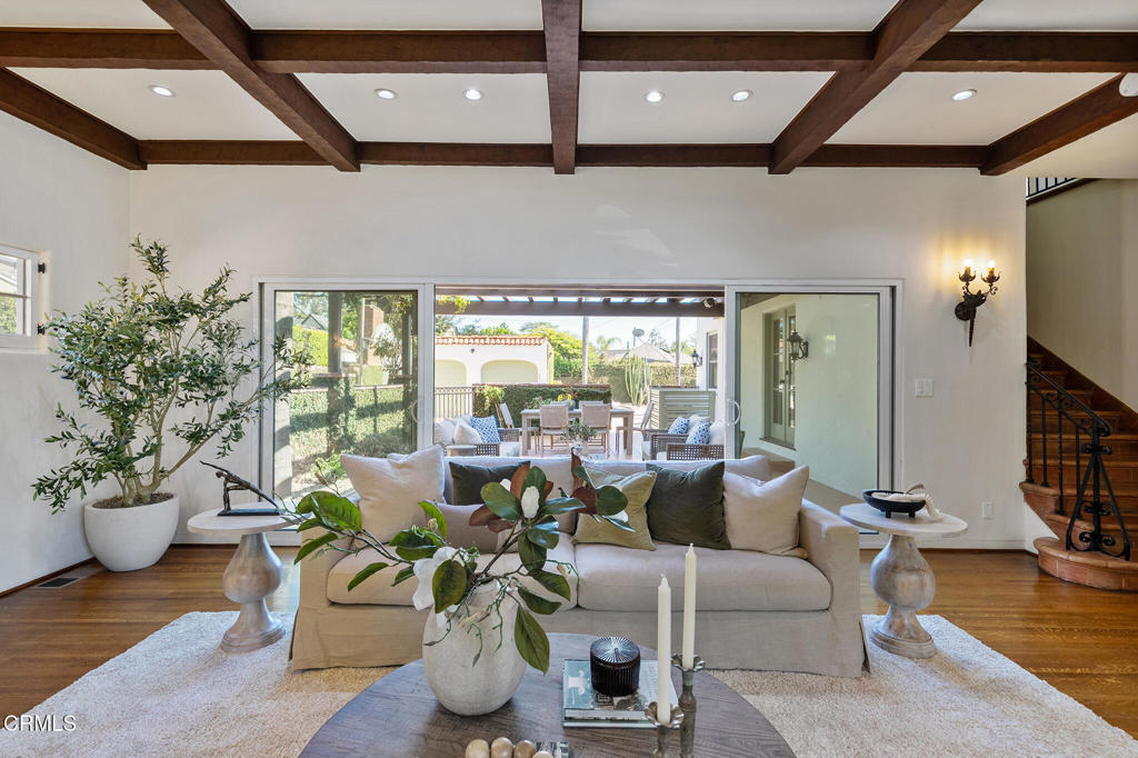 620 W Roses Road