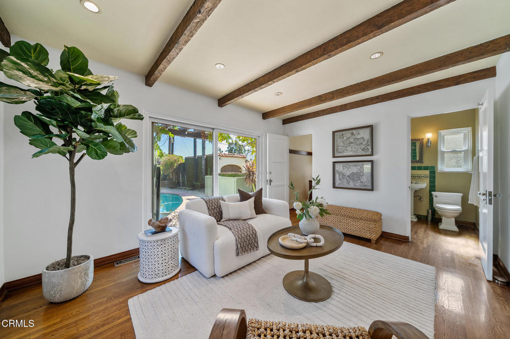 620 W Roses Road