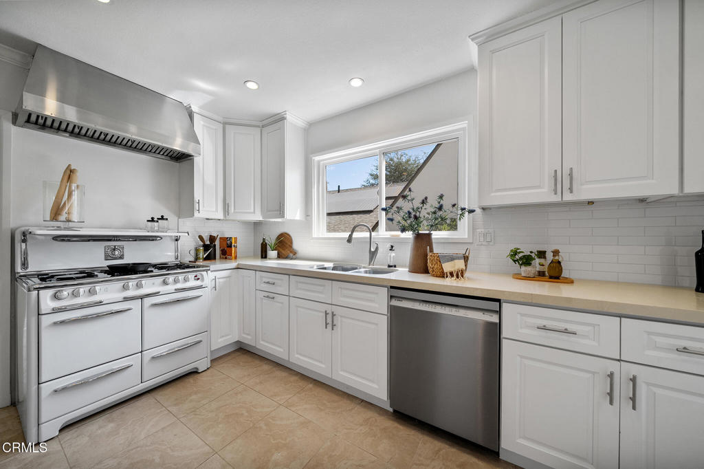 2370 Catherine Road