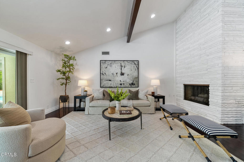 1105 Alhambra Road