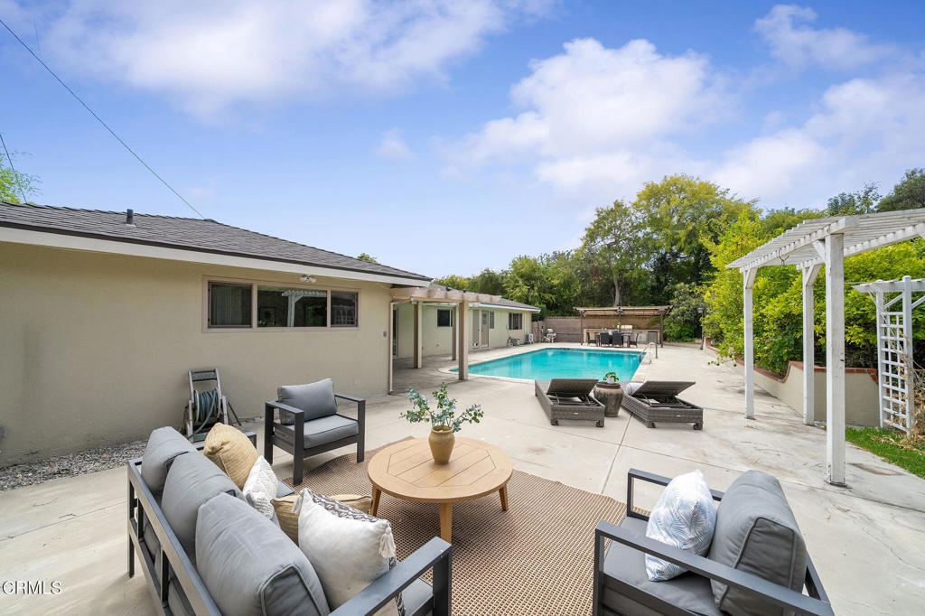 1105 Alhambra Road