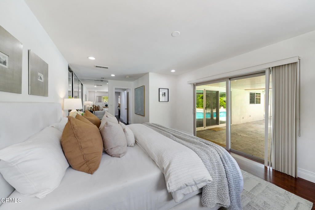 1105 Alhambra Road