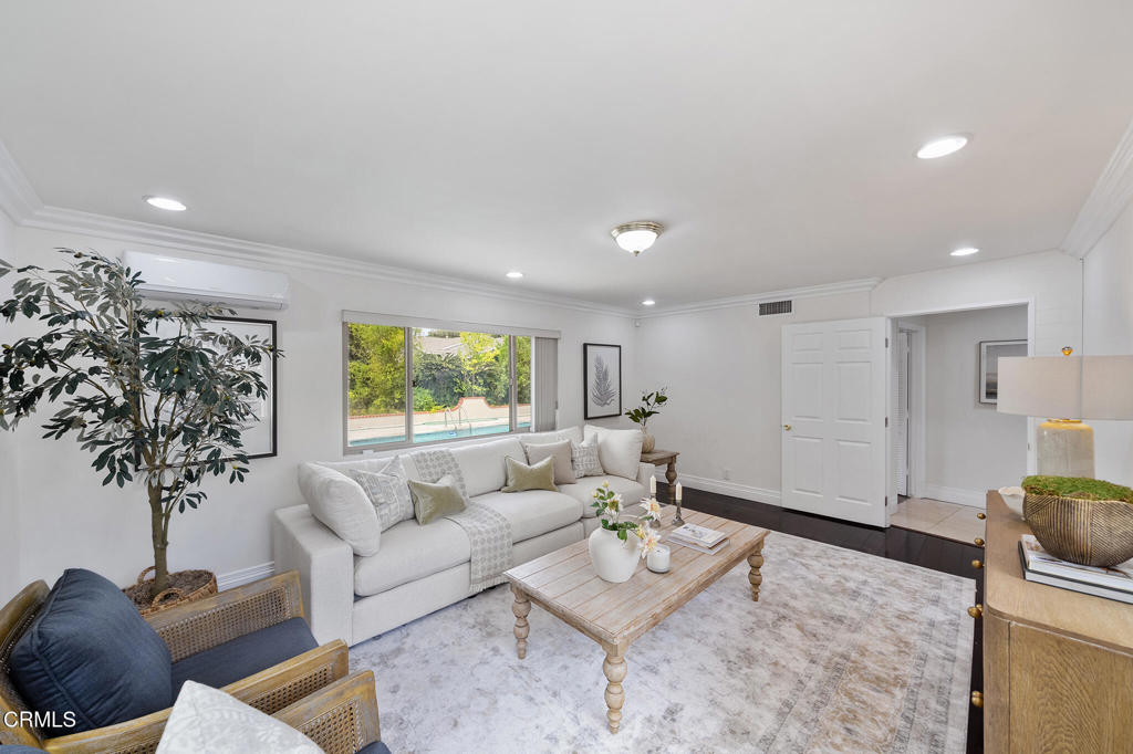 1105 Alhambra Road