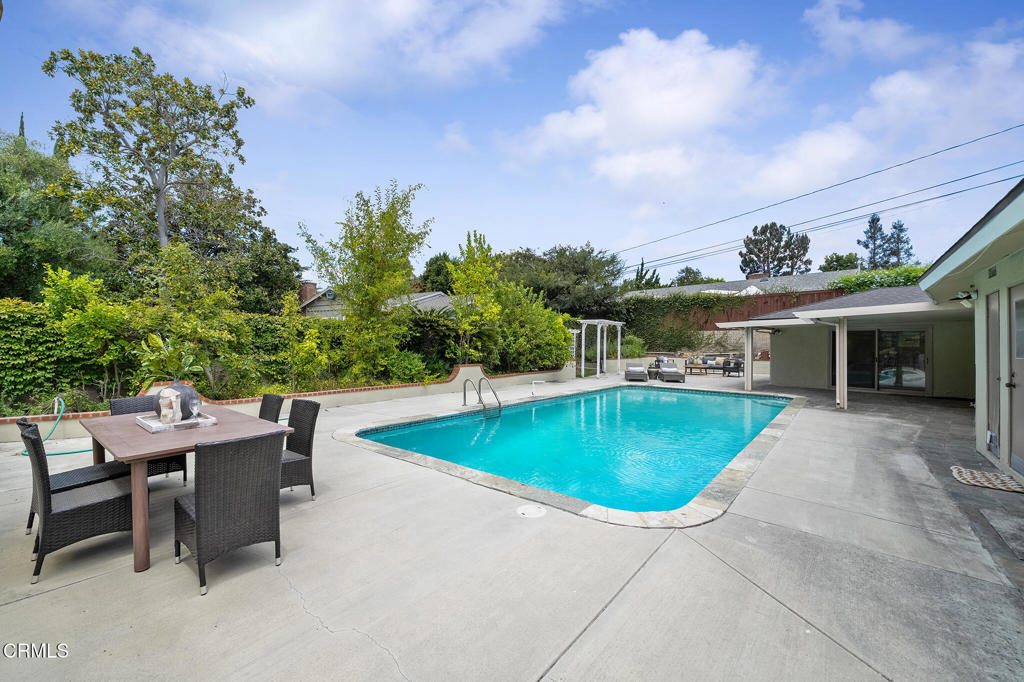 1105 Alhambra Road