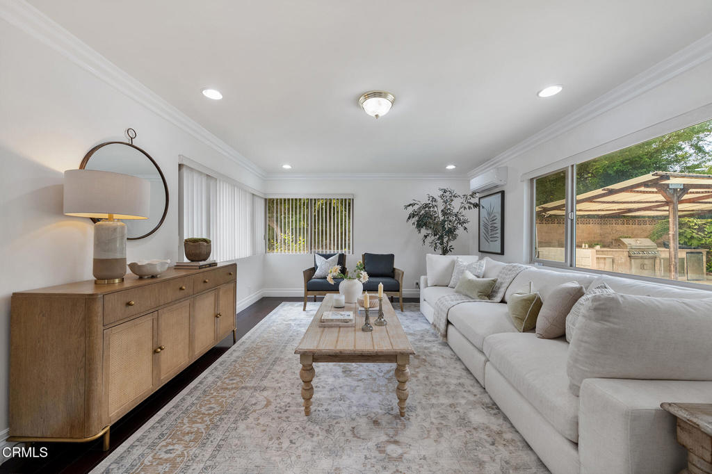 1105 Alhambra Road
