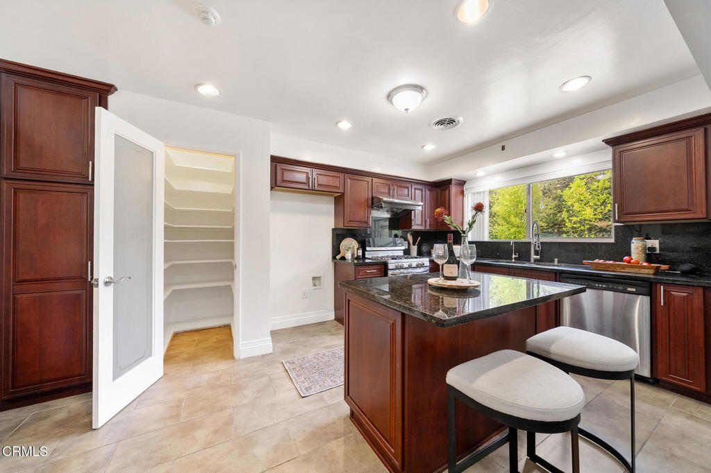 1105 Alhambra Road