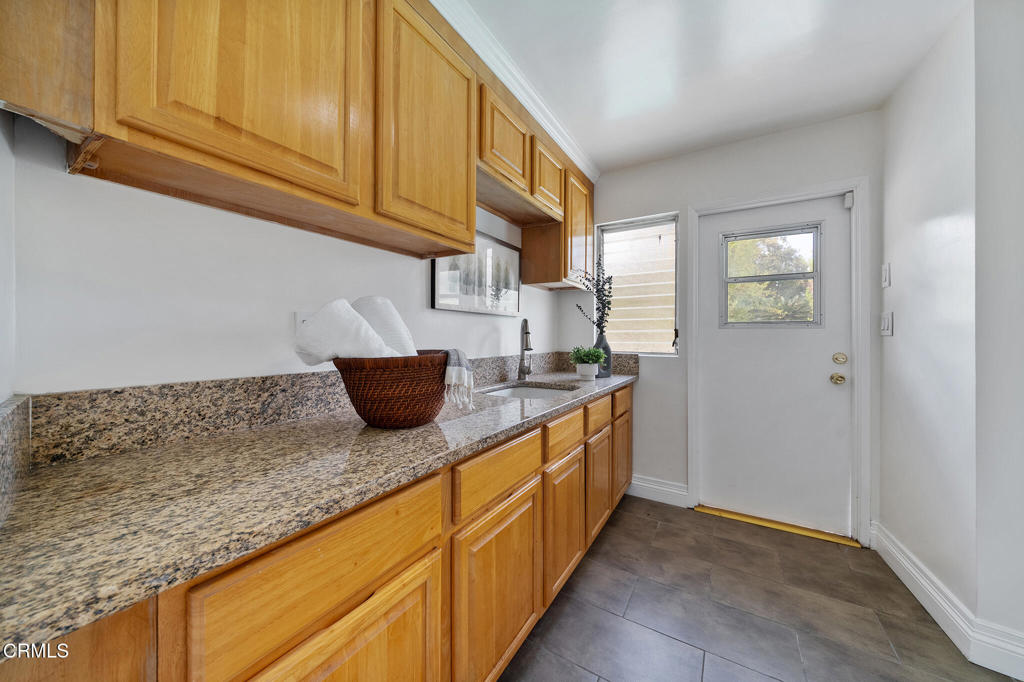 1105 Alhambra Road