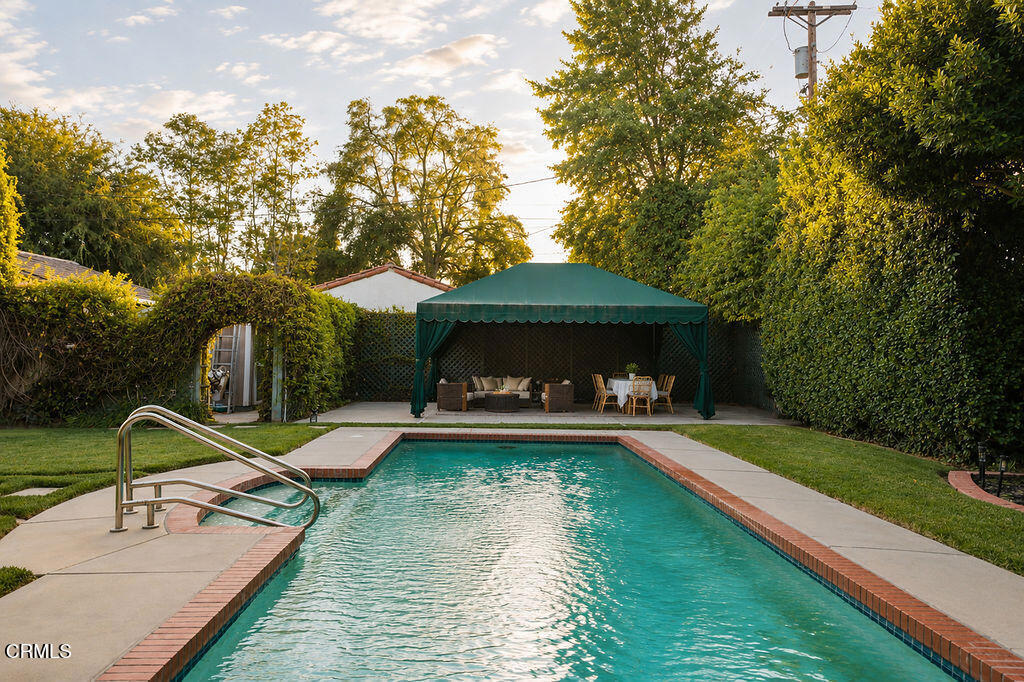 1259 Roanoke Road