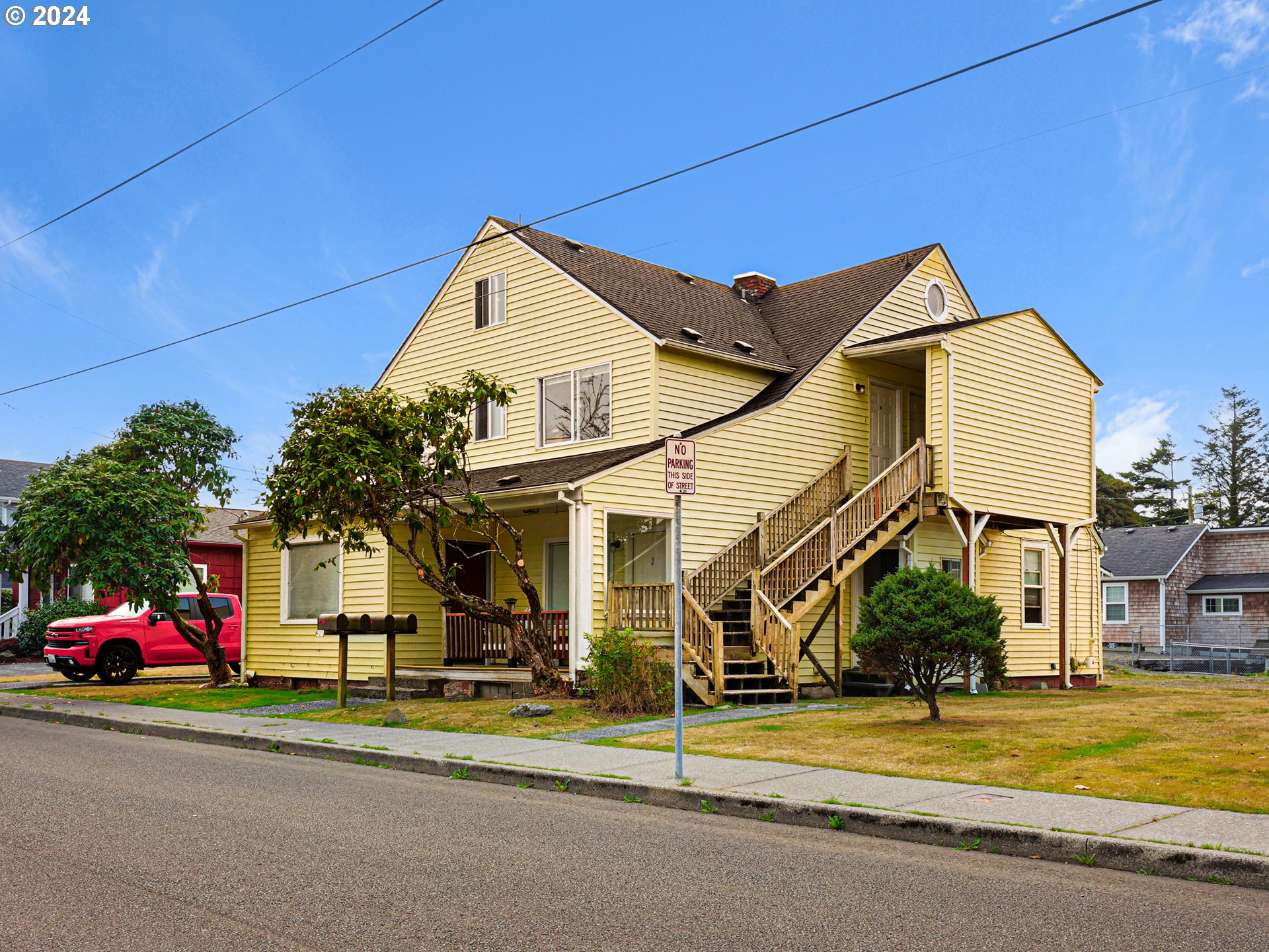 925 4TH AVE