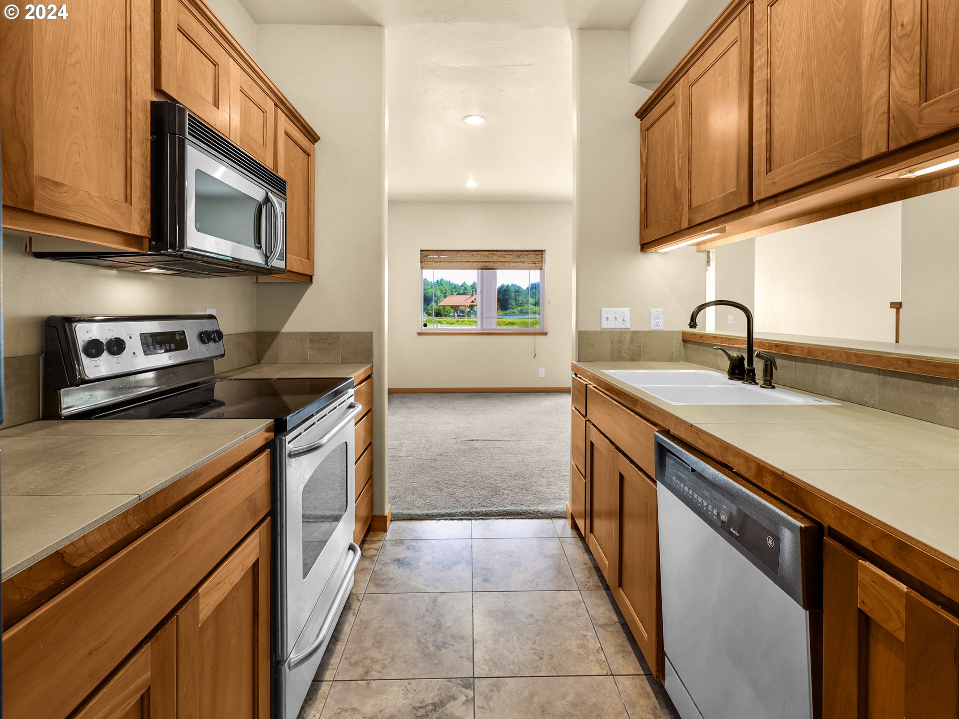 970 PANSY CT