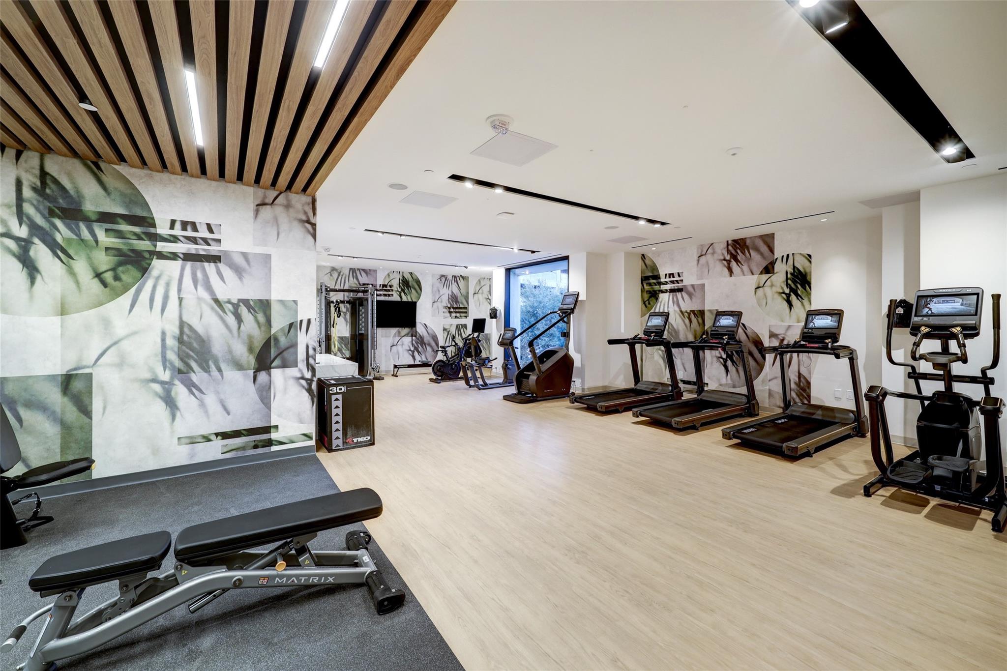 1701 Hermann Drive Unit: 22CE