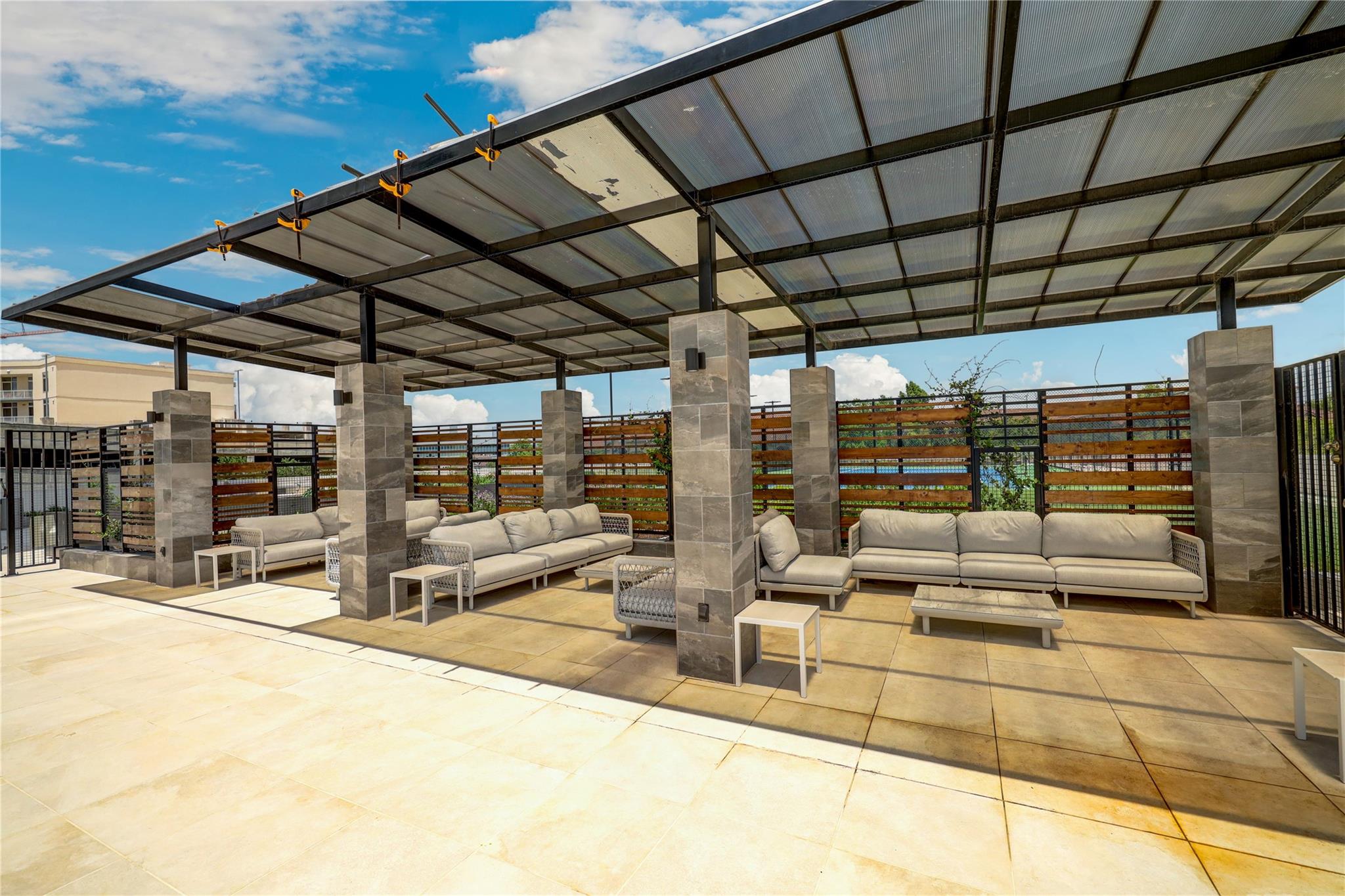 1701 Hermann Drive Unit: 22CE