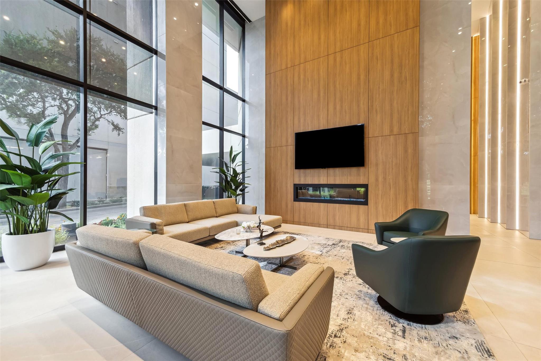 1701 Hermann Drive Unit: 22CE