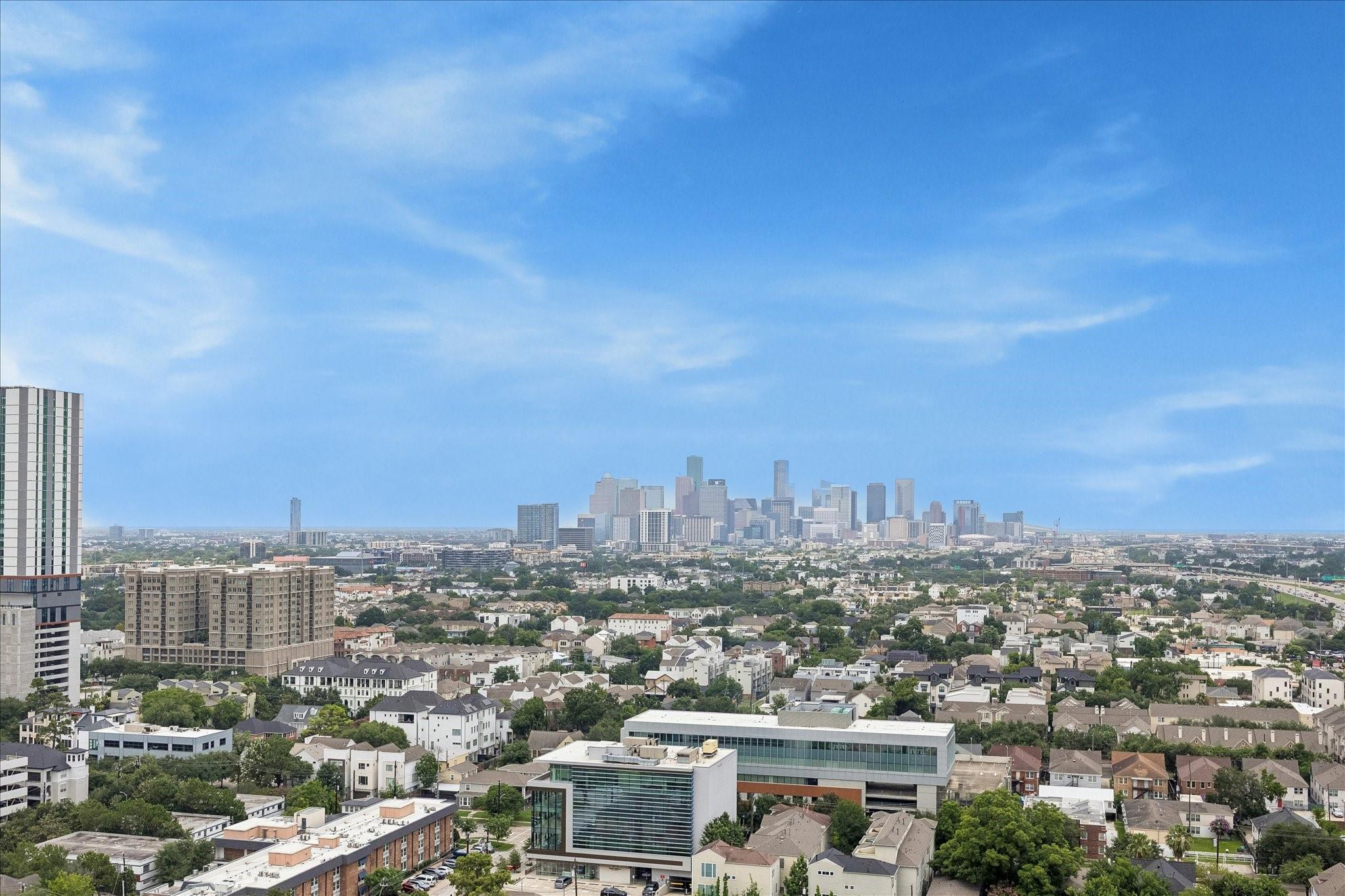 1701 Hermann Drive Unit: 22CE