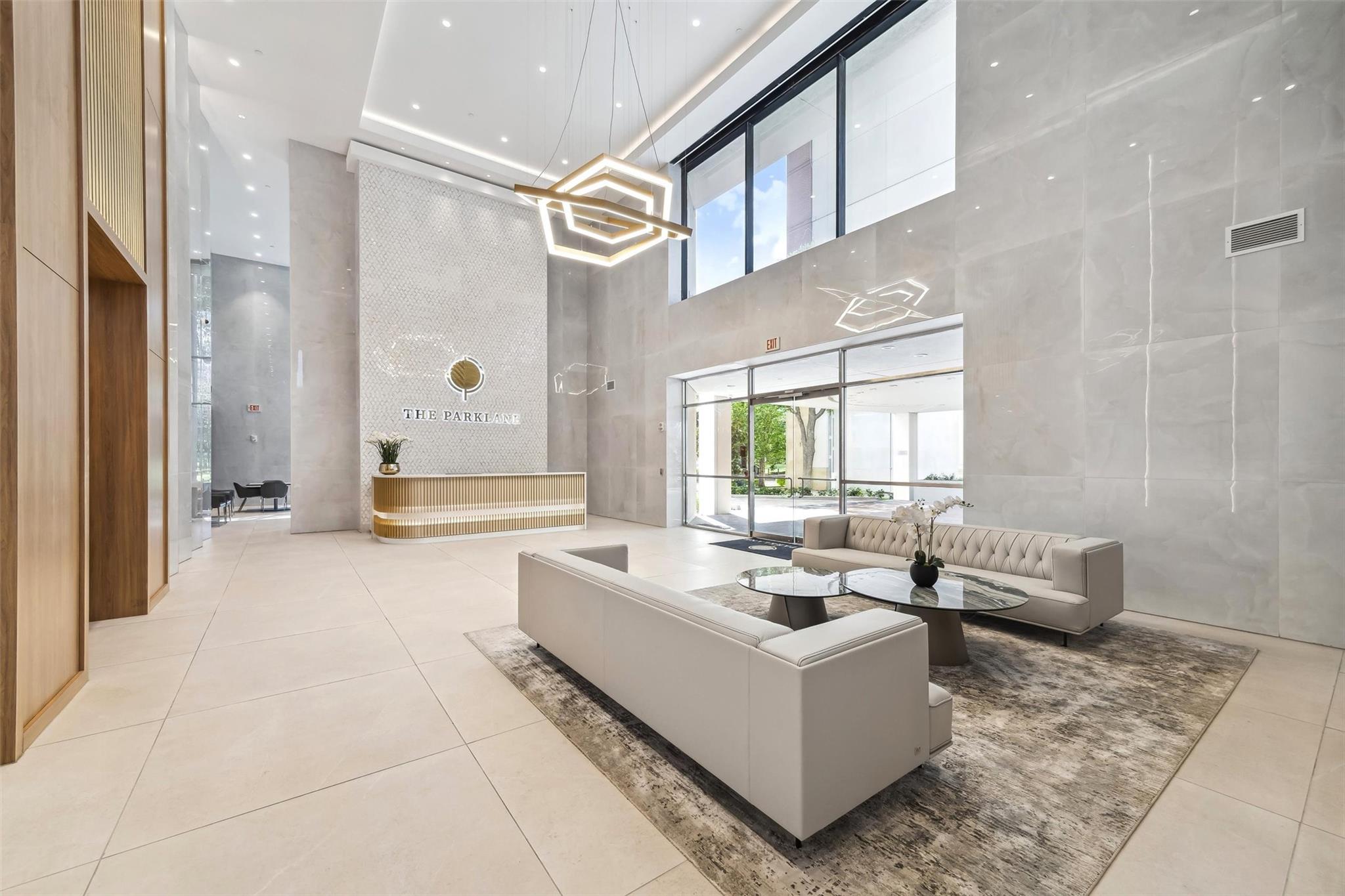 1701 Hermann Drive Unit: 22CE