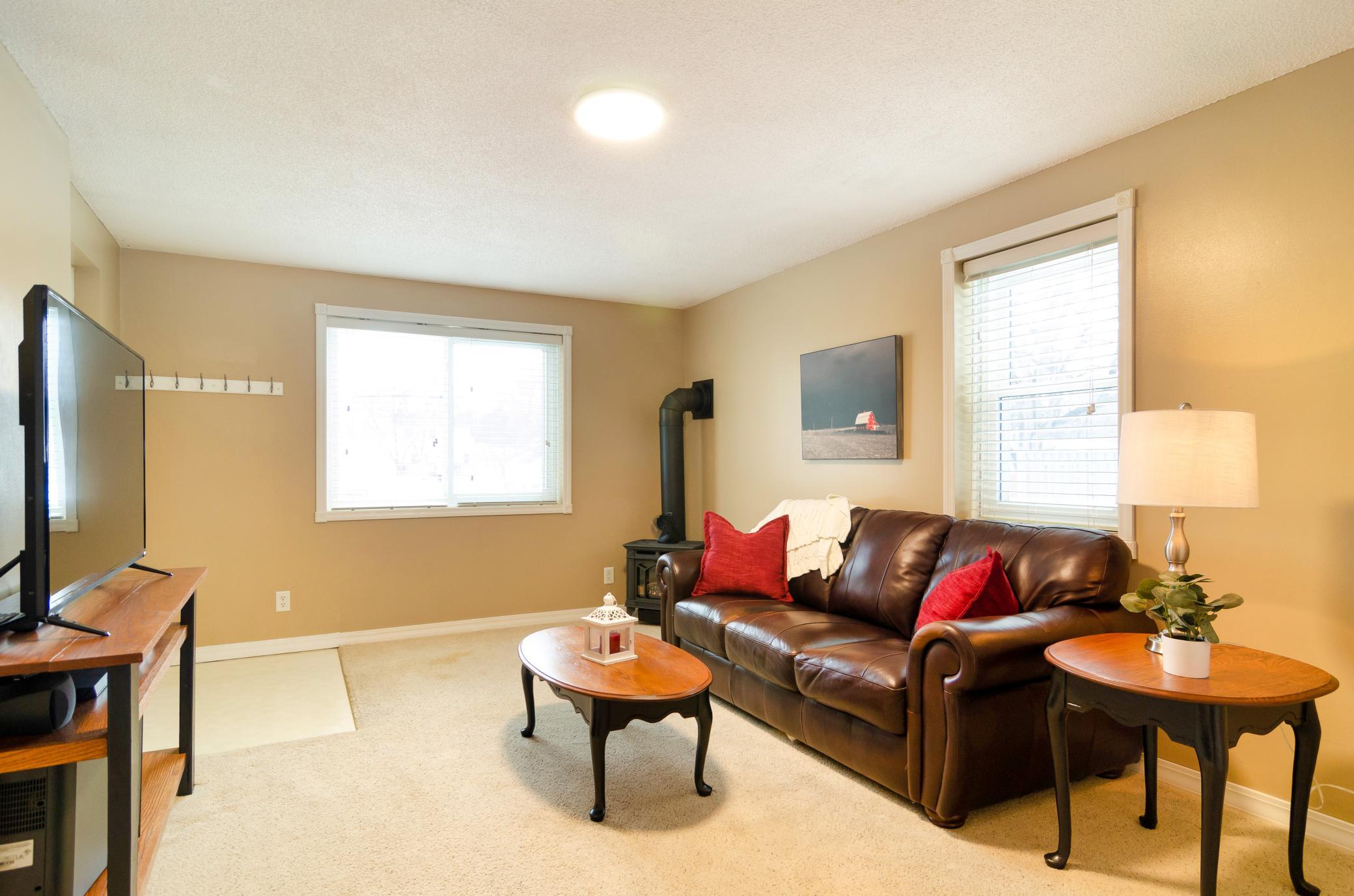 4413 Welcome Avenue N