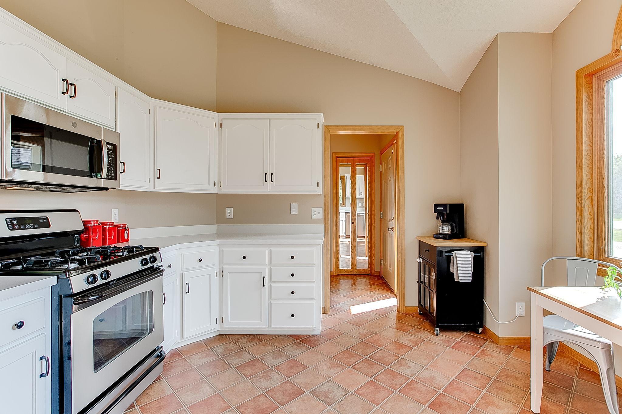 1086 James Avenue NE