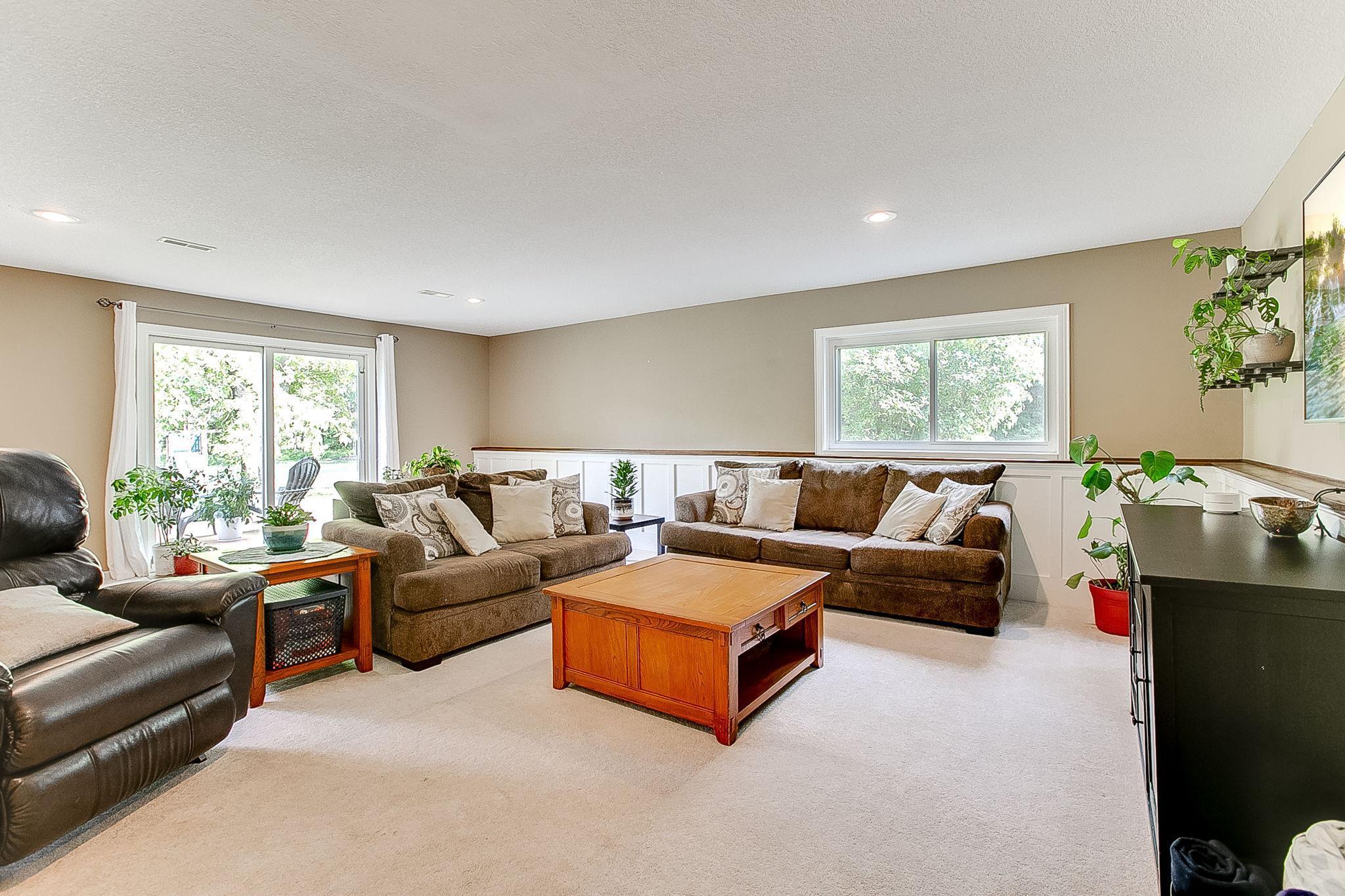 1086 James Avenue NE