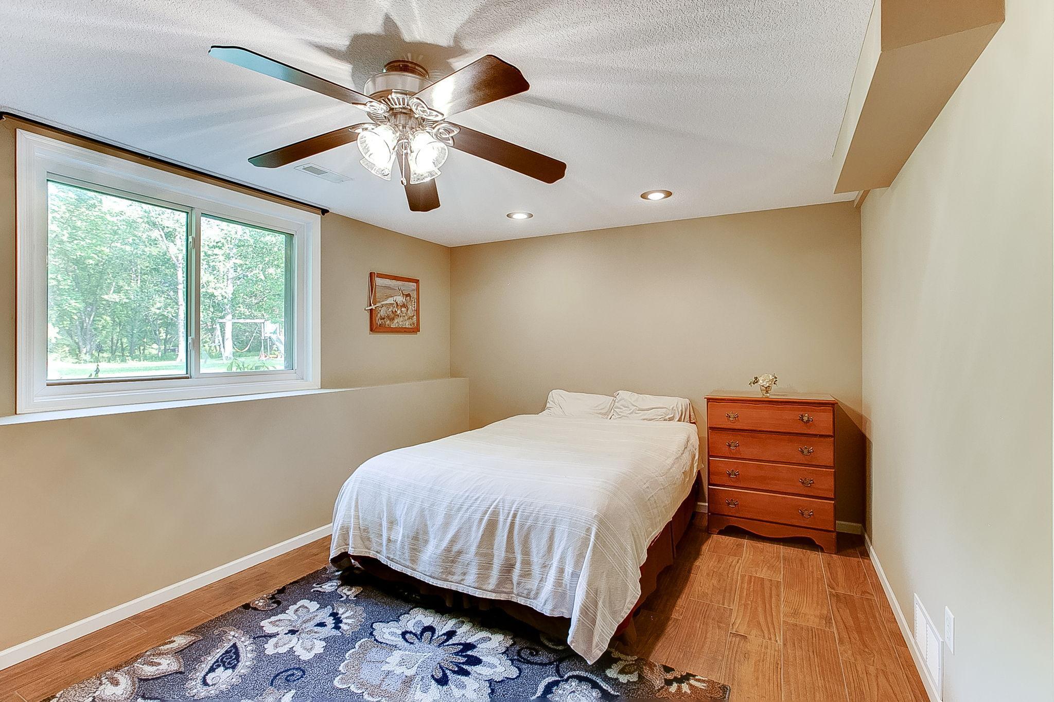 1086 James Avenue NE