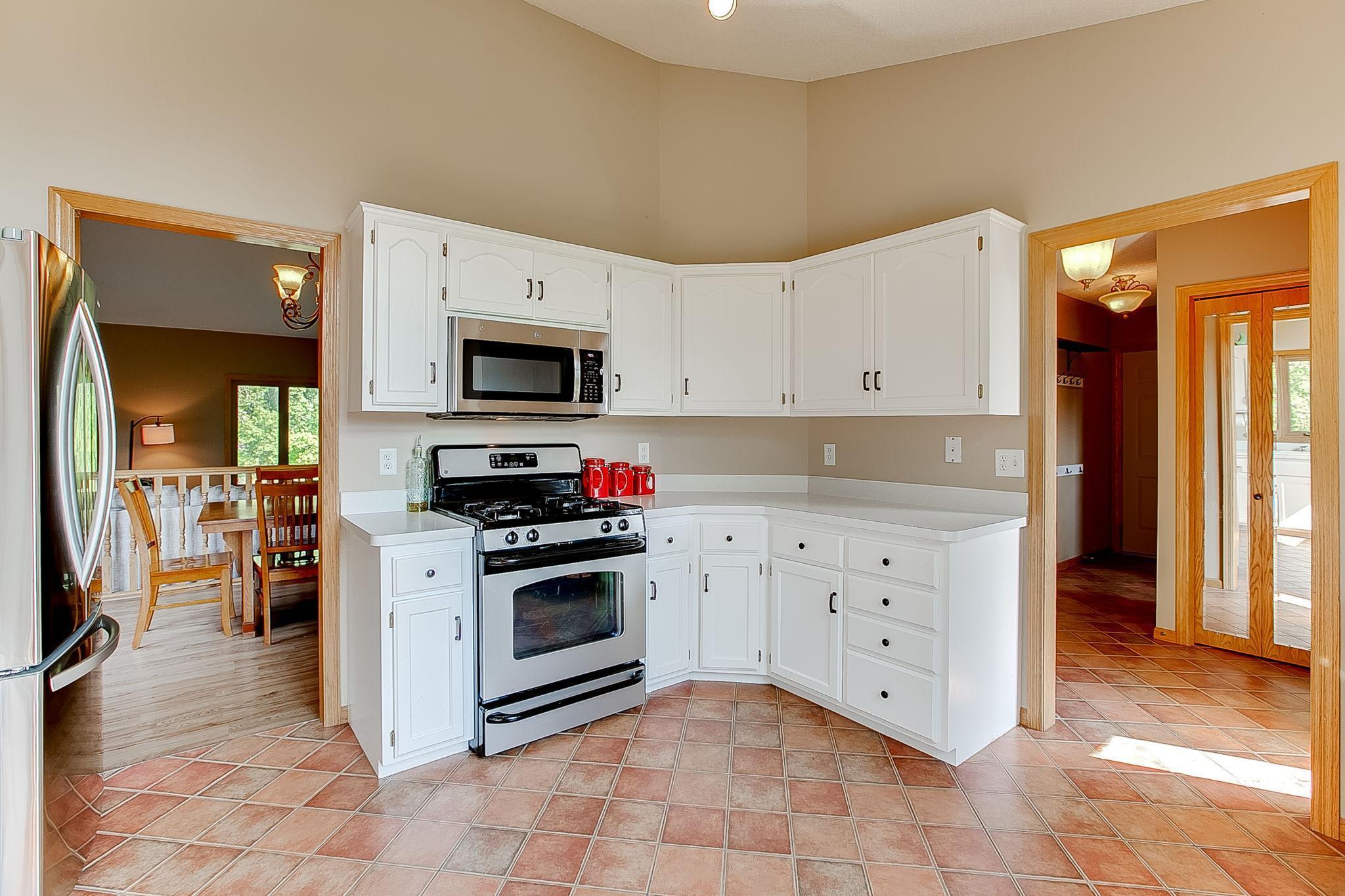 1086 James Avenue NE