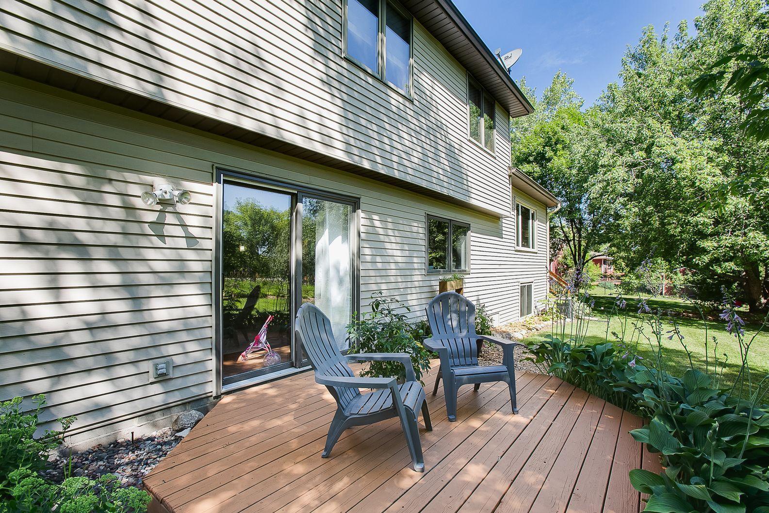 1086 James Avenue NE