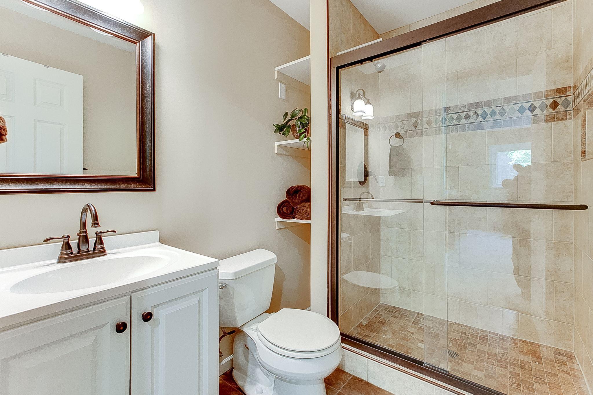 1086 James Avenue NE