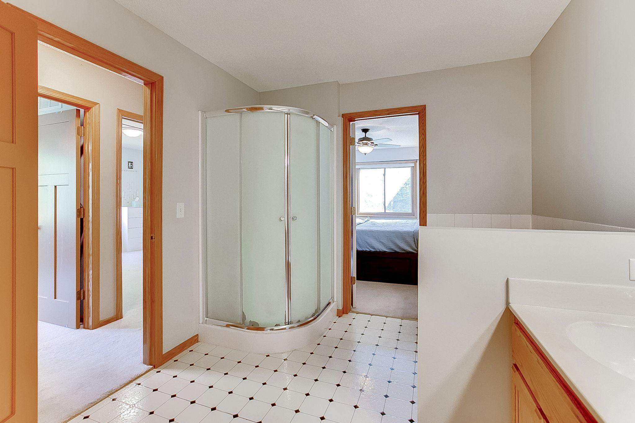 1086 James Avenue NE