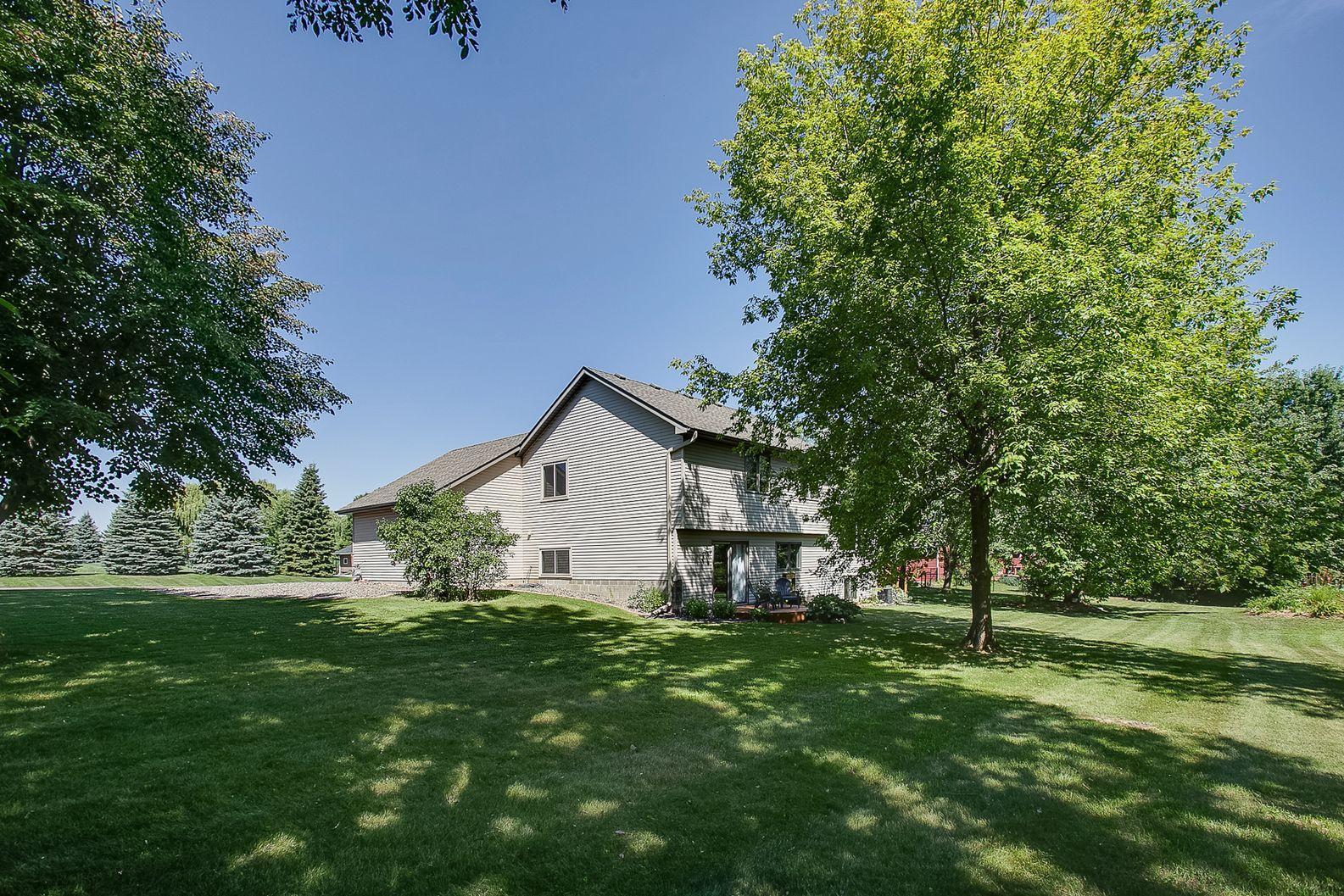 1086 James Avenue NE