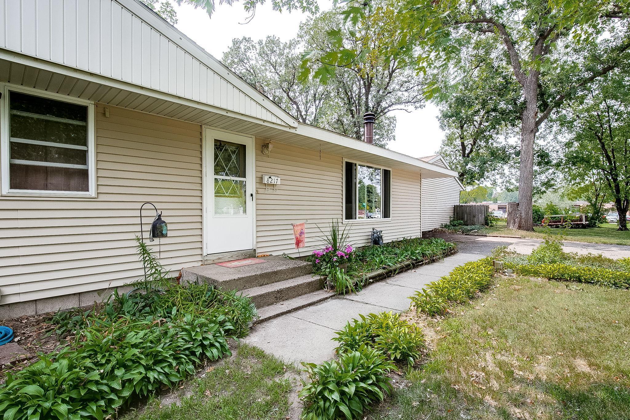 8217 Iris Drive N