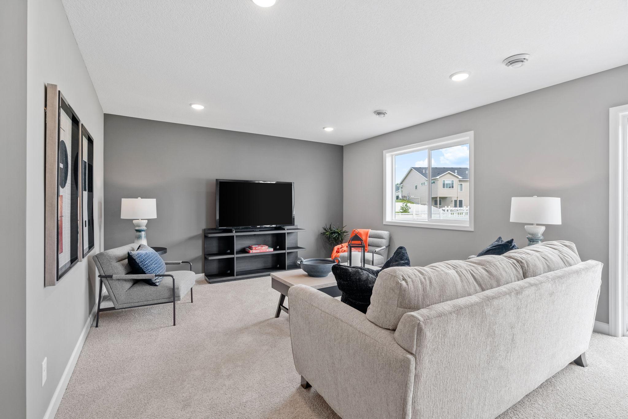 11400 5th Street NE