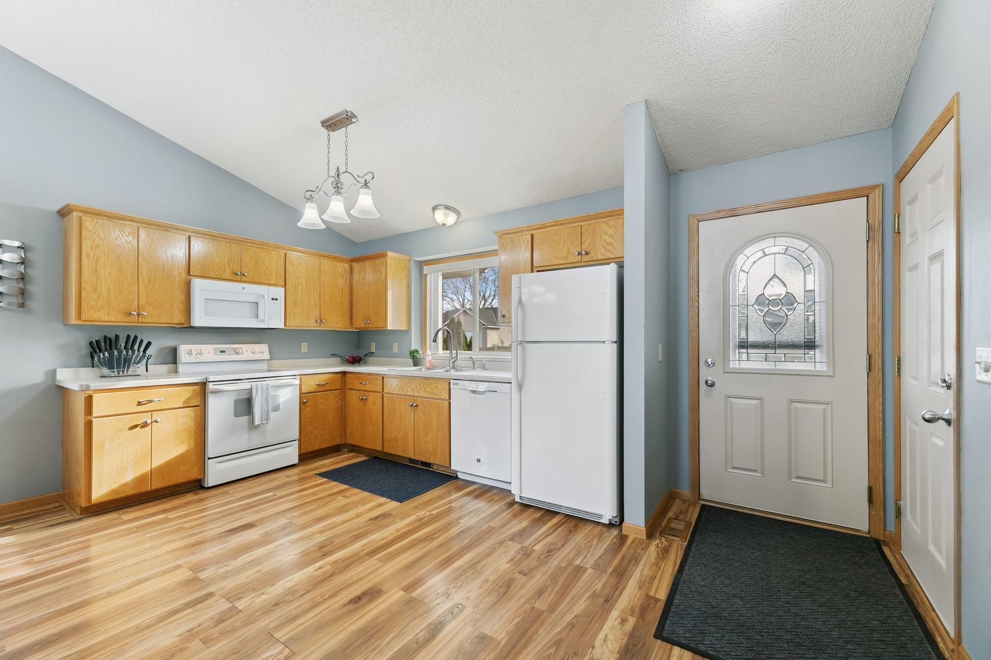 1624 Forest Glen Circle