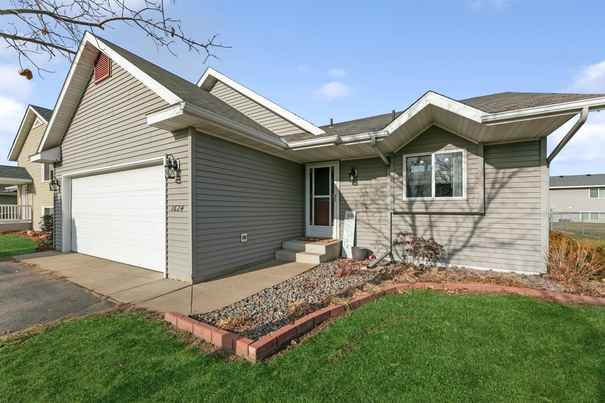 1624 Forest Glen Circle