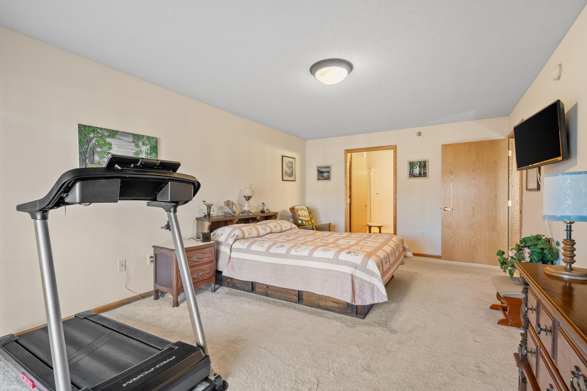 15550 Linnet Street NW Unit: 304