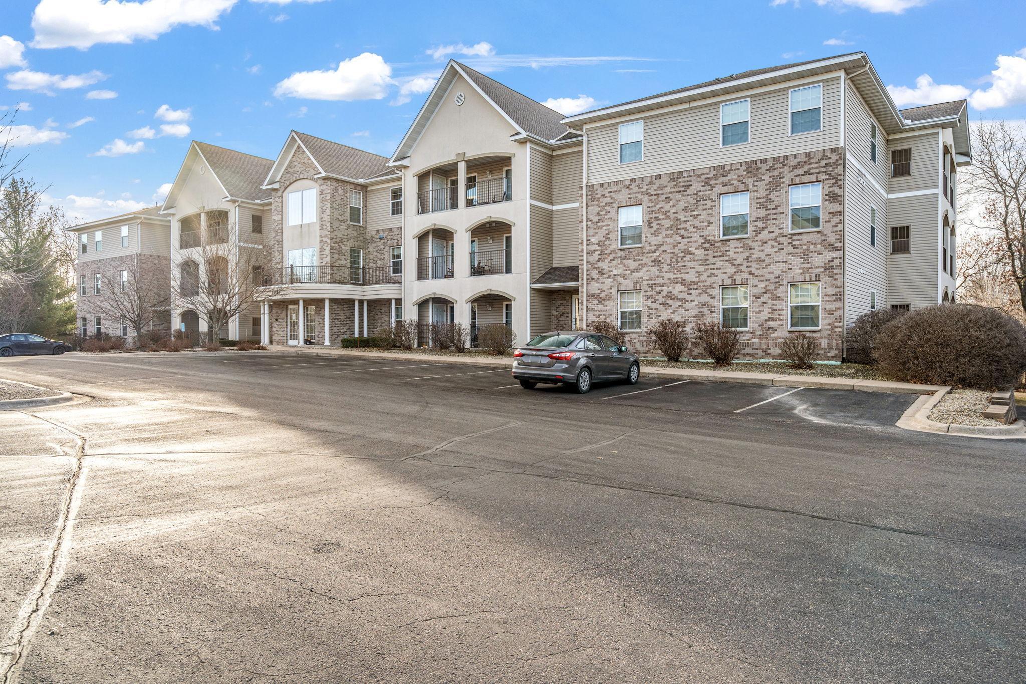 15550 Linnet Street NW Unit: 304