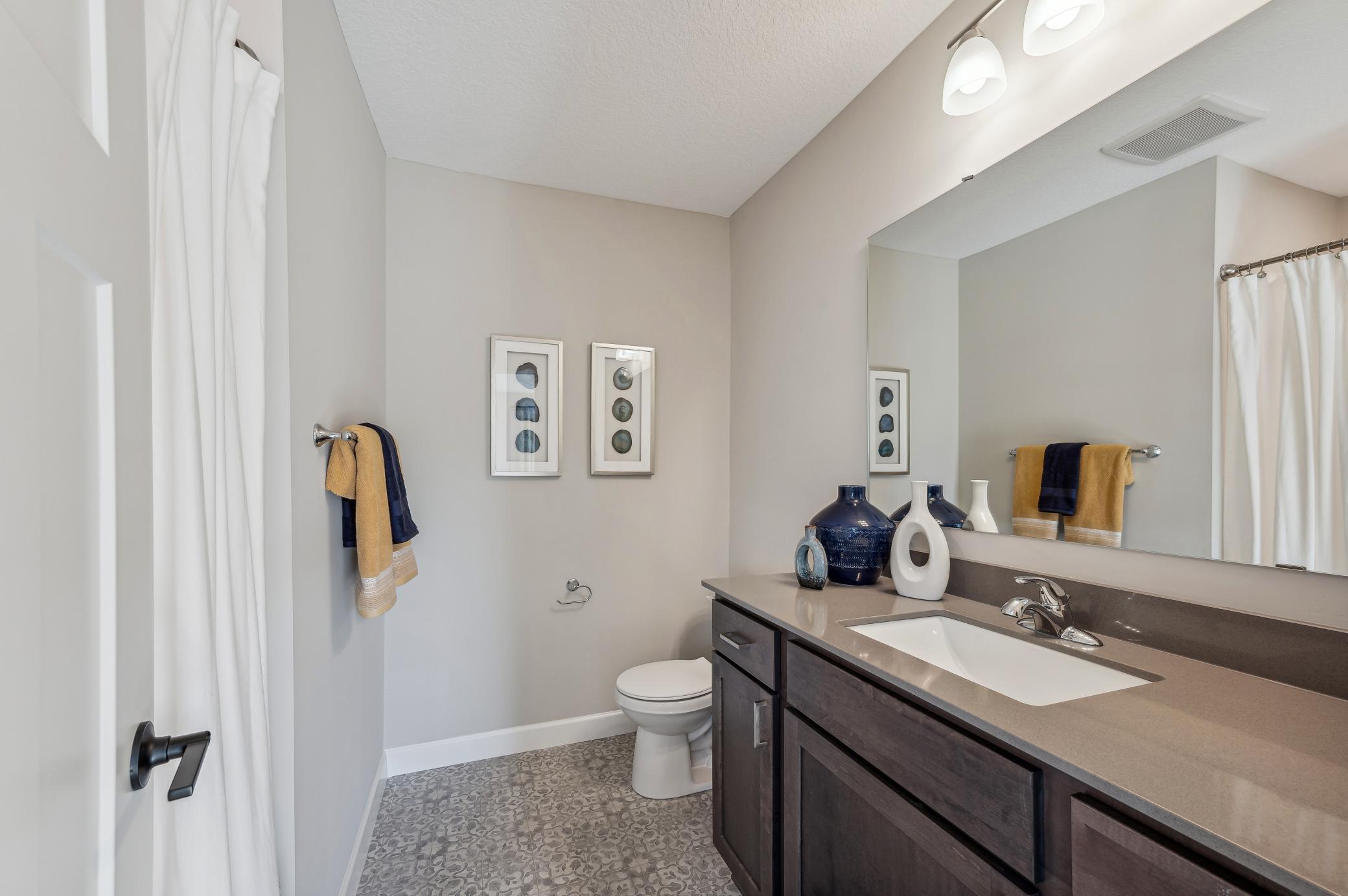 1532 Oak Ridge Street