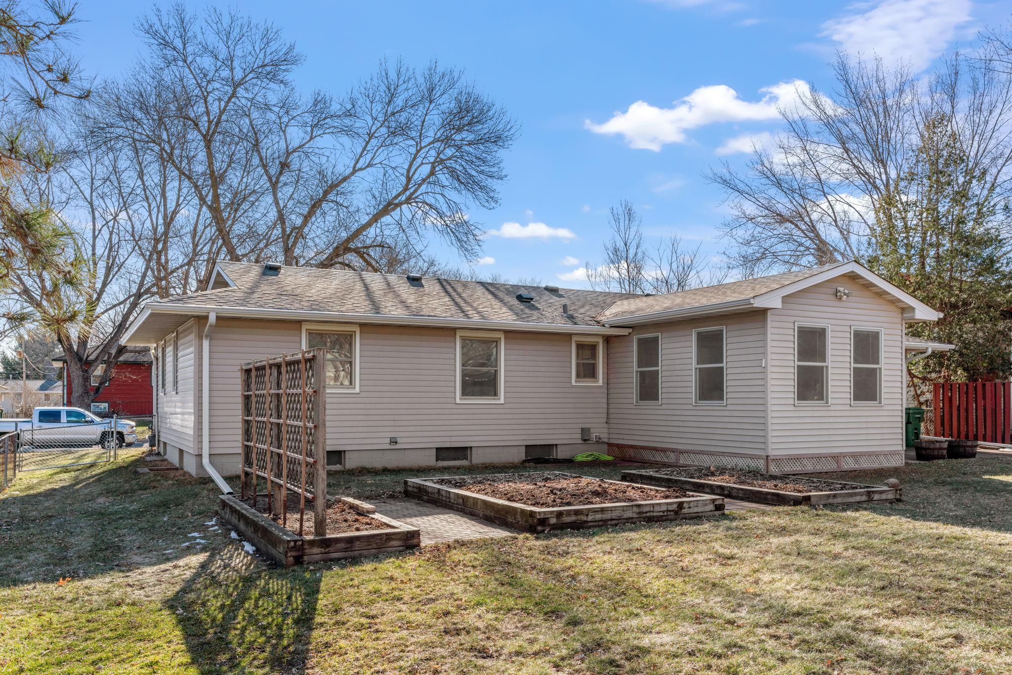 11566 Washington Street NE