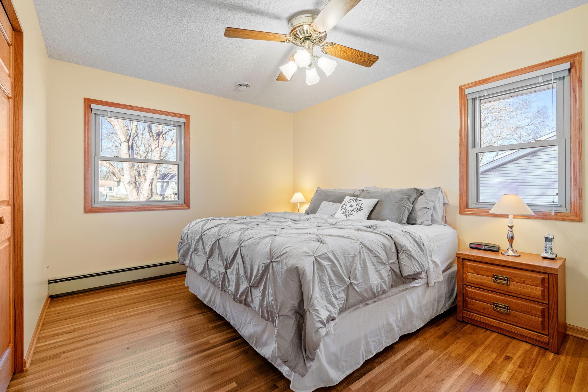 11566 Washington Street NE