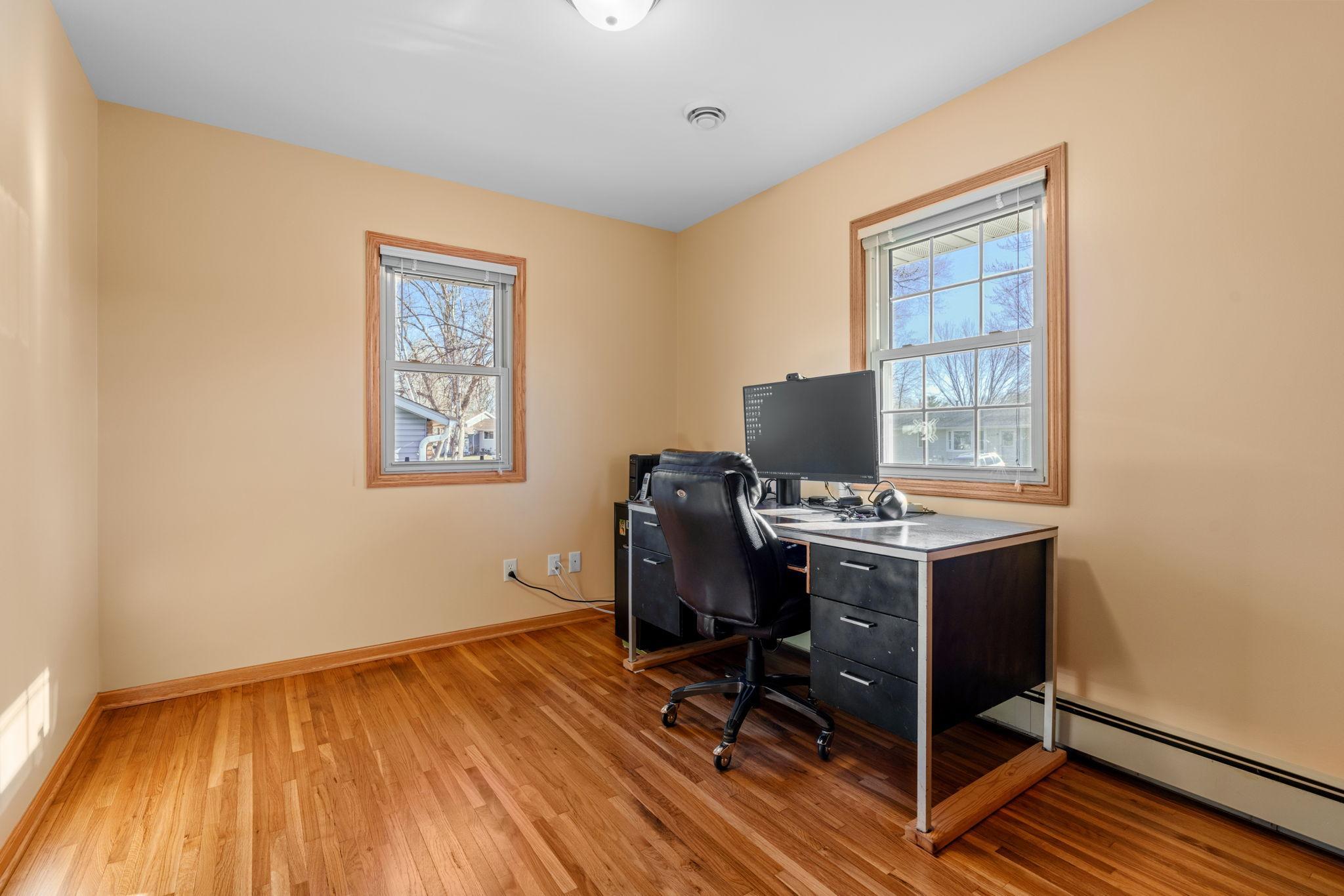 11566 Washington Street NE