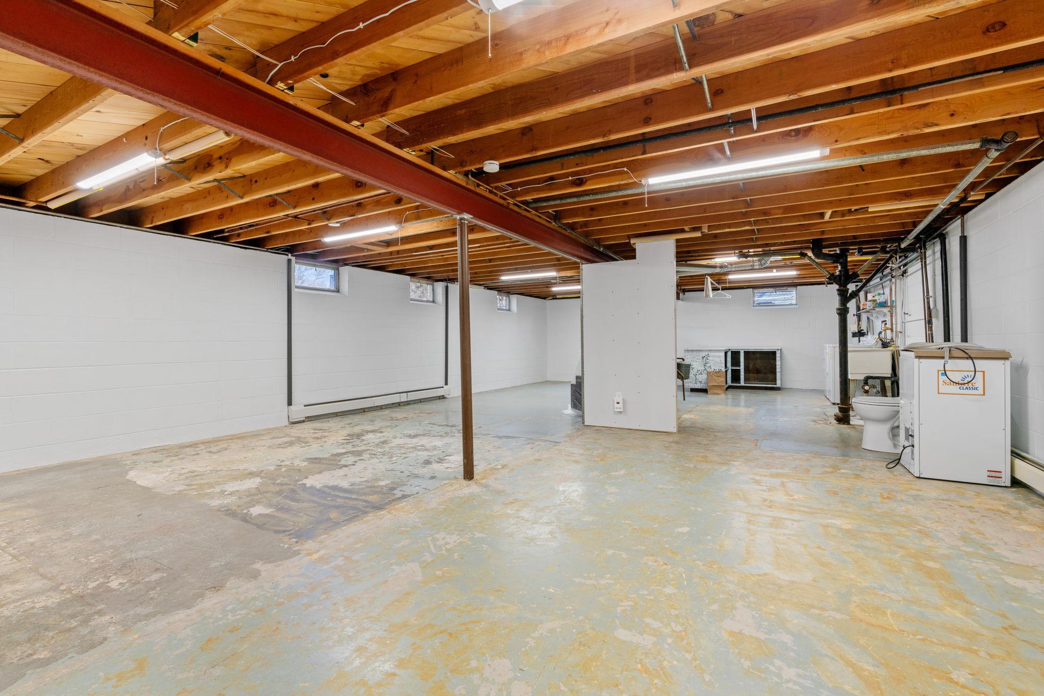 11566 Washington Street NE